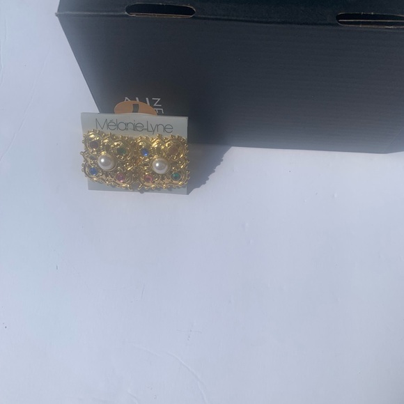 2/$19 RARE!! NEW 80’s Clip On earrings — the Original packag… - Picture 7 of 8